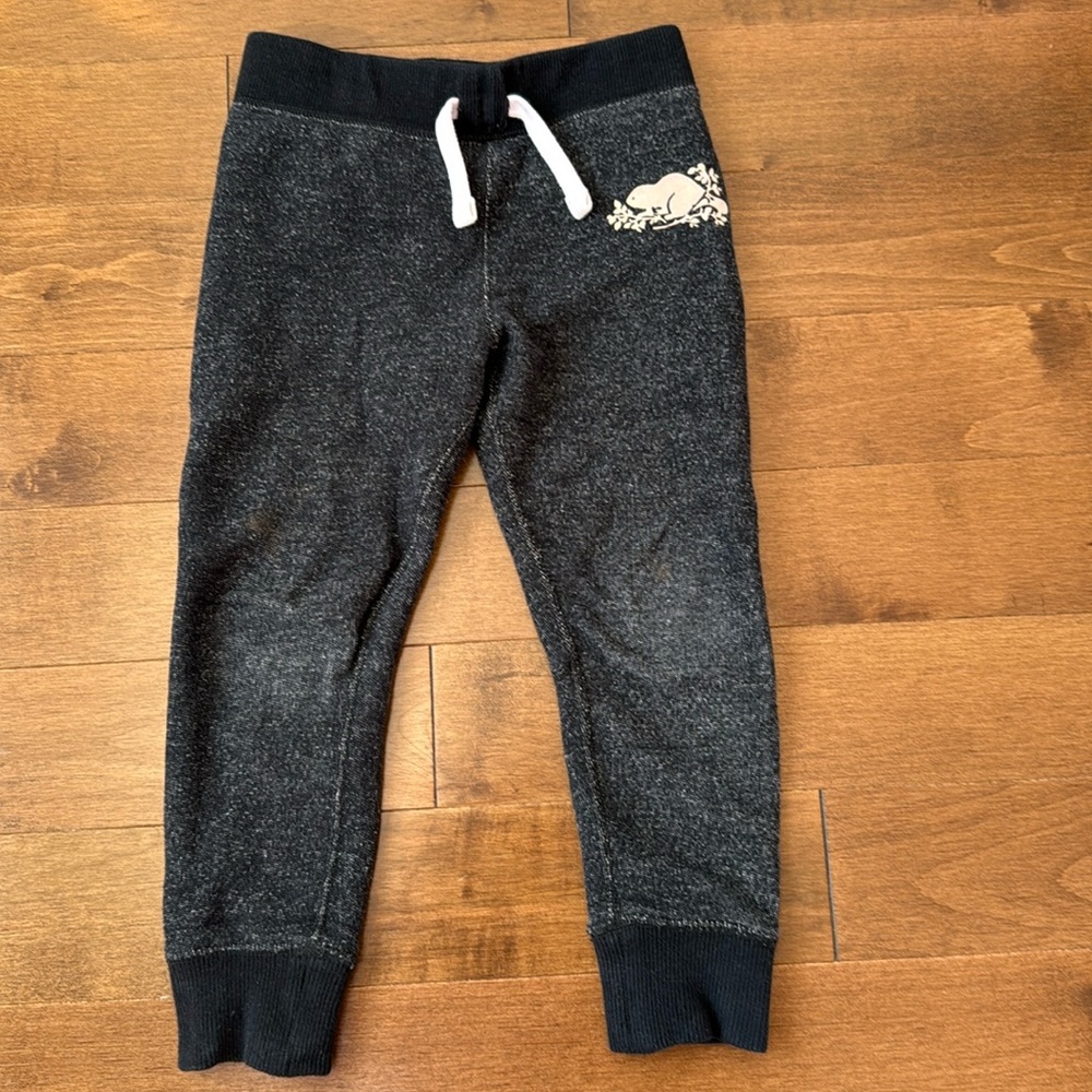 Roots 4T black sweat pants